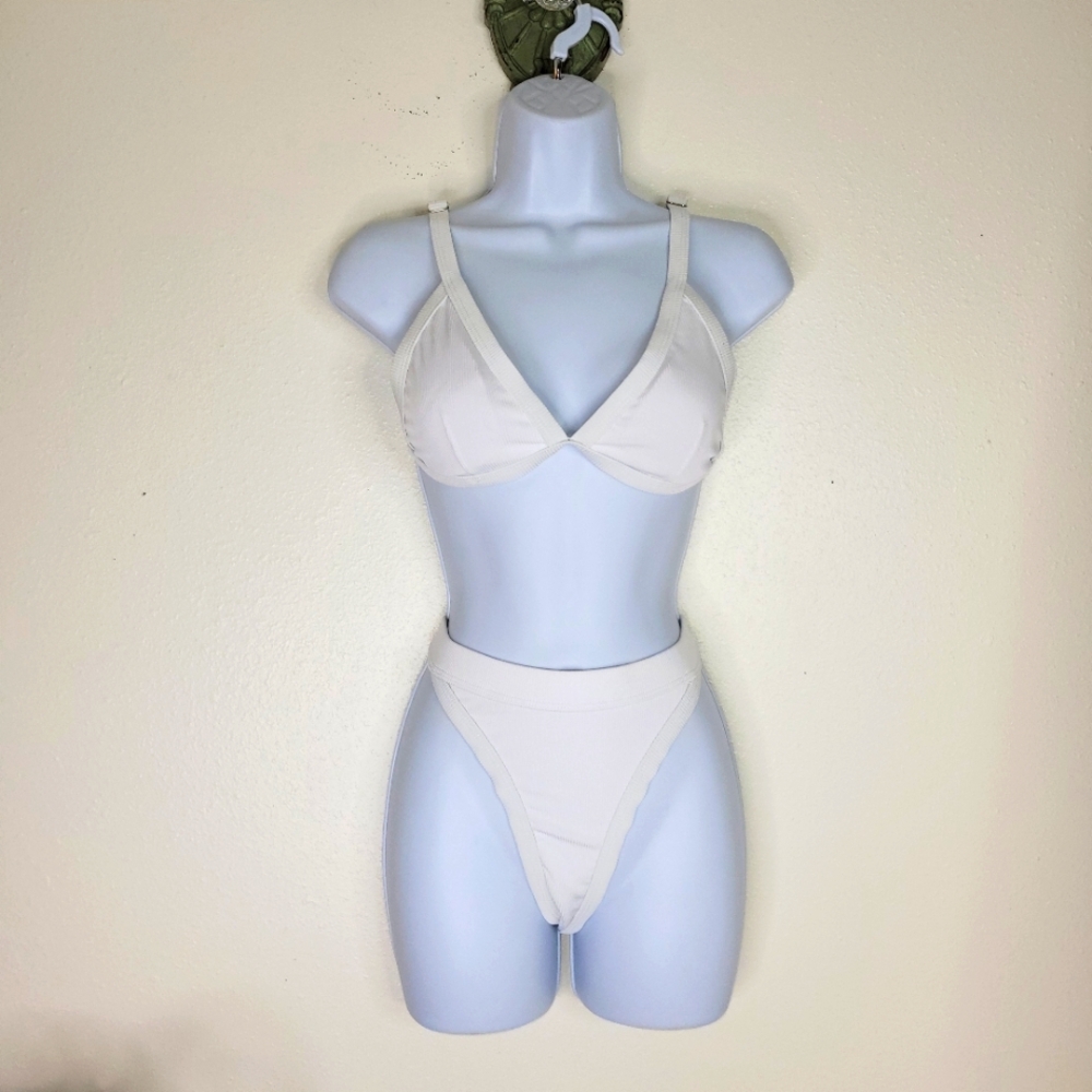 🤑 4for$20 Closet Blowout! Bikini 👙 white size medium